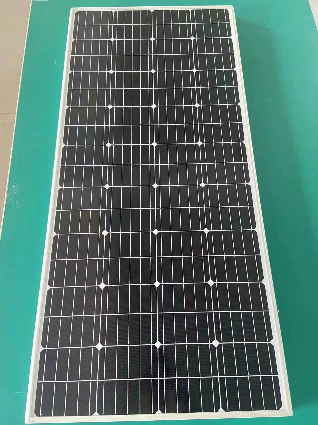 Kenia Customer's 80W Solar Flood Light en All in One Solar Street Light 60W v...